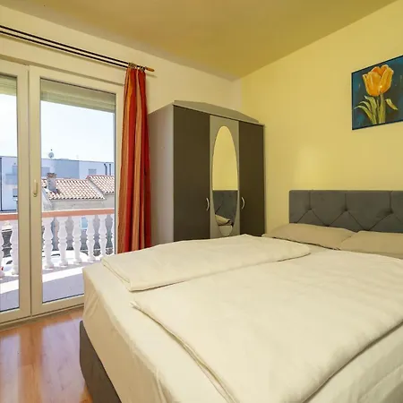 Ferienhaus Gorgeous Apartment In Pula With House Sea View *