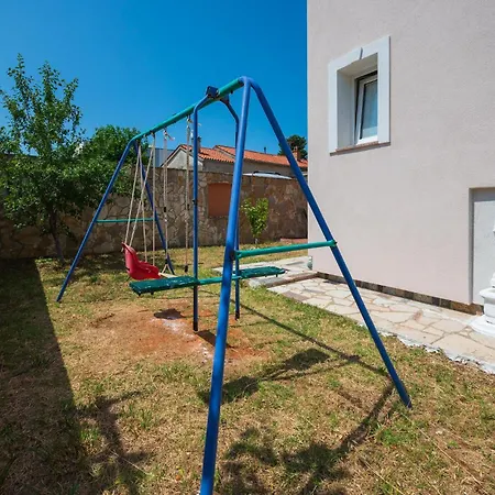 Gorgeous Apartment In Pula With House Sea View Pula