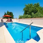 4 Bedroom Lovely In Casa vacanze *