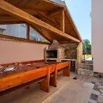 Casa vacanze 4 Bedroom Lovely In Pola