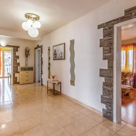 Holiday home Gorgeous Apartment In Pula With House Sea View *