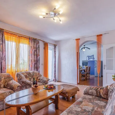 Gorgeous Apartment In Pula With House Sea View * Pula