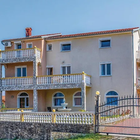 Gorgeous In With House Sea View