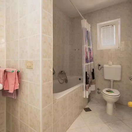 Cozy Apartment In Pula With House Sea View Ferienhaus *
