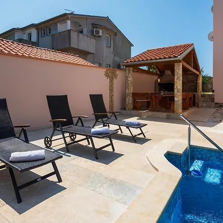 Ferienhaus Cozy Apartment In Pula With House Sea View Pula