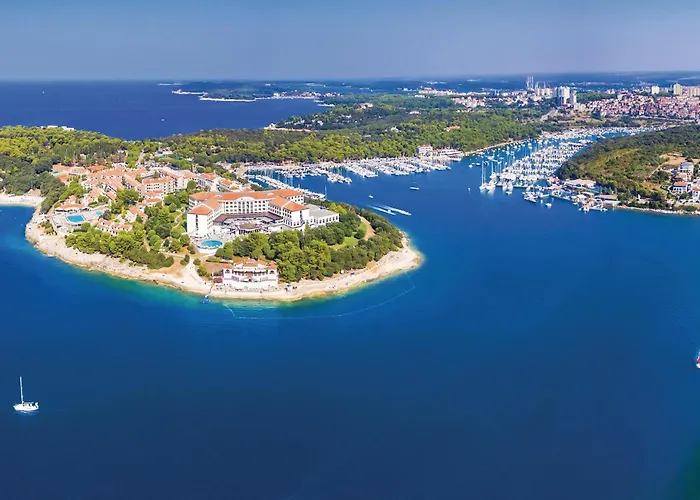 Nyaraló 4 Bedroom Lovely In