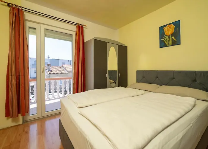 Nyaraló 4 Bedroom Lovely In *