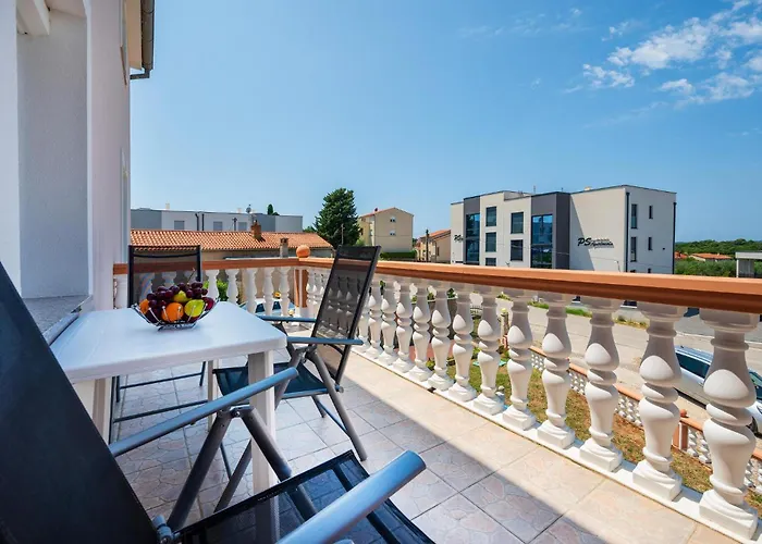 4 Bedroom Lovely In Nyaraló Póla