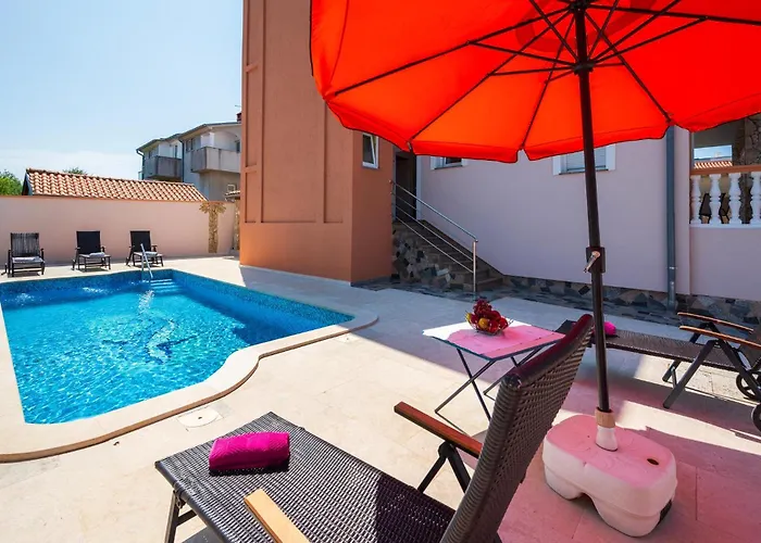 4 Bedroom Lovely In Póla