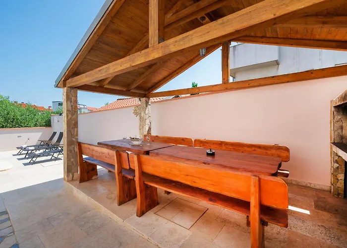 4 Bedroom Lovely In * Póla