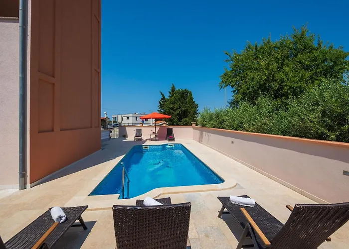 4 Bedroom Lovely In Póla