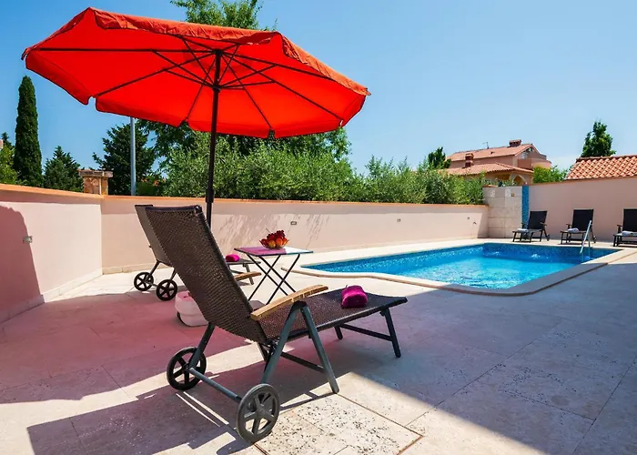 4 Bedroom Lovely In Nyaraló Póla